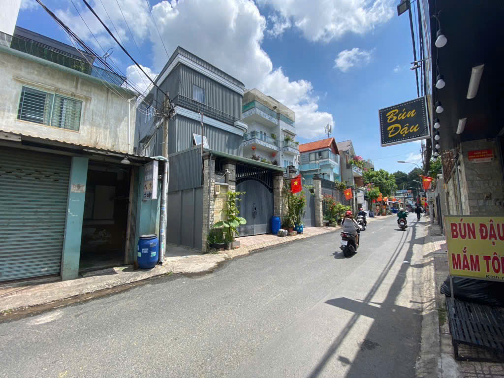 BÁN GẤP MẶT TIỀN KINH DOANH CẠNH ĐH NGÂN HÀNG, HOÀNG DIỆU 2 THỦ ĐỨC, DT 5*10 CHỈ 5 TỶ NHỈNH